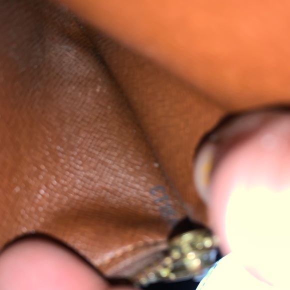 💥AUTHENTIC💥 Louis Vuitton Monogram Sarah Wallet - Picture 12 of 12